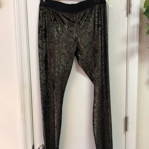 NWTS BLACK and GOLD Leggings. Elastic waistband